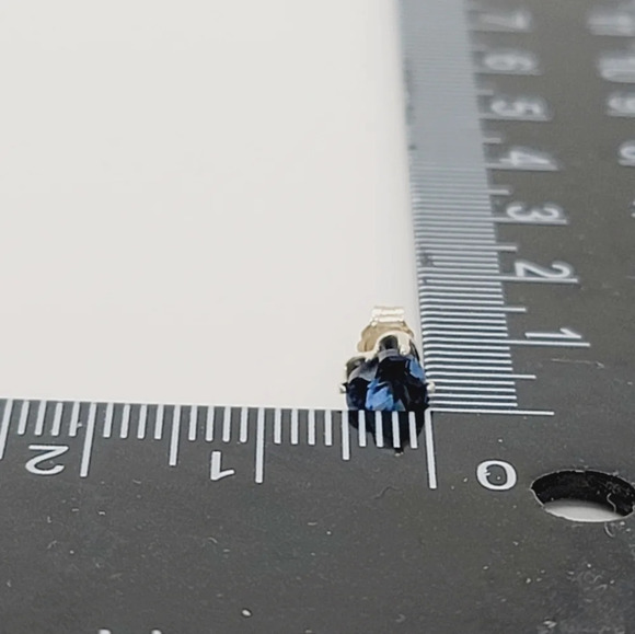 New Dark Blue Heart Shape CZ Earrings - Picture 4 of 6